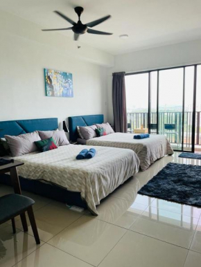 Homestay I-City Cantik, Tenang, Wifi, 4K Smart TV, Netflix, Coway, Free Parking